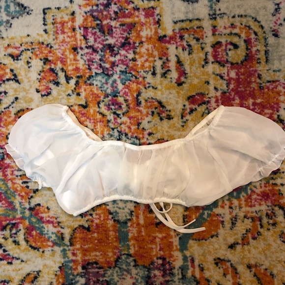 SOLD Sheer white Amazon lingerie set - Picture 5 of 7